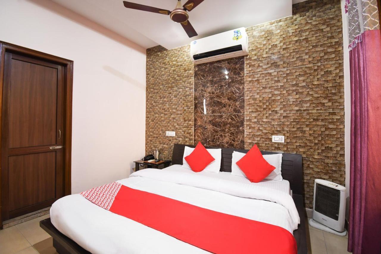 Una  Oyo 67033 Hotel Sahil Plaza المظهر الخارجي الصورة