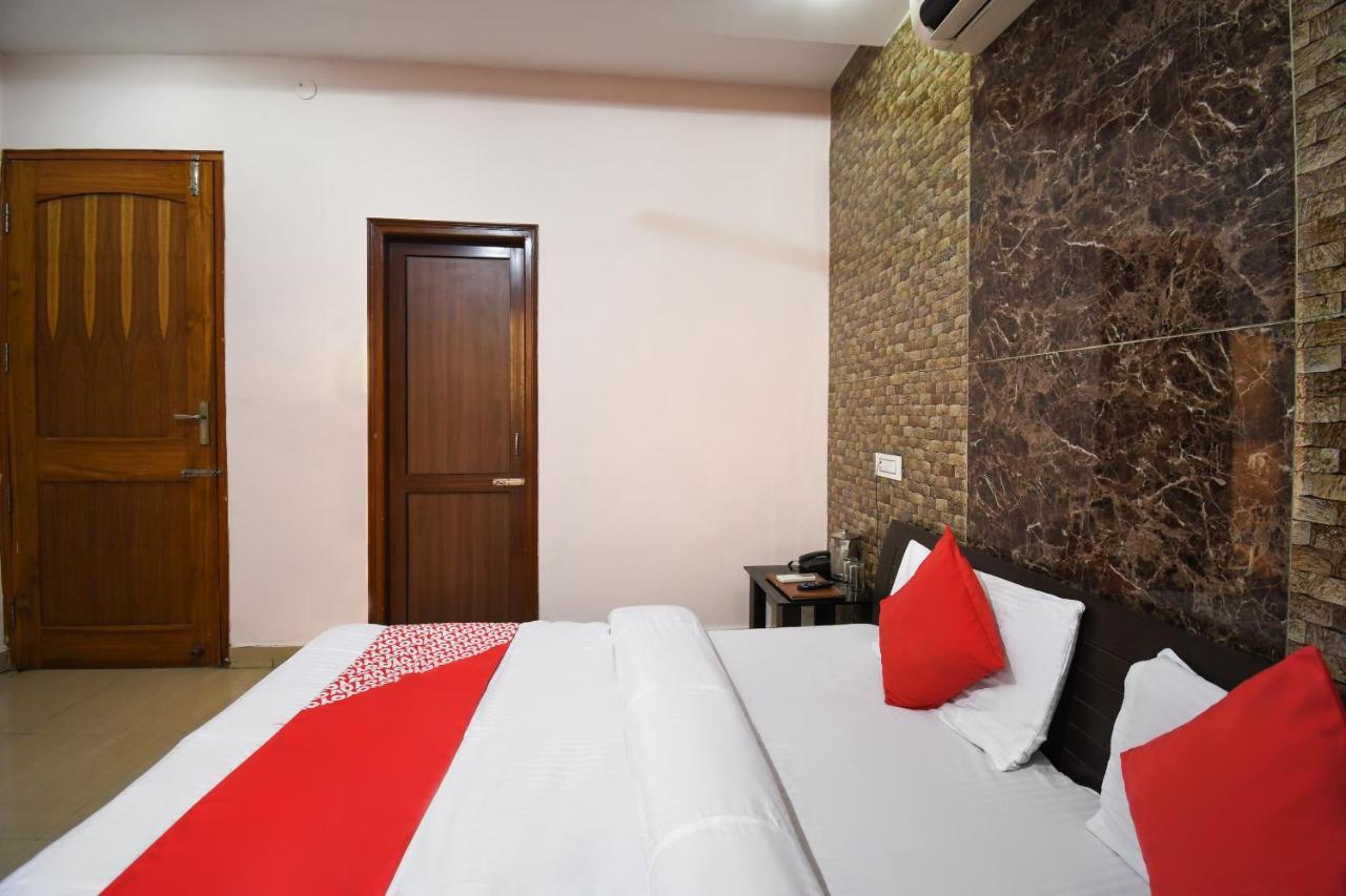Una  Oyo 67033 Hotel Sahil Plaza المظهر الخارجي الصورة
