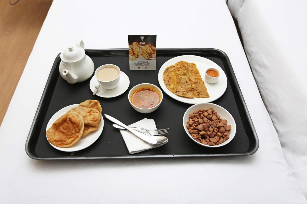 Una  Oyo 67033 Hotel Sahil Plaza المظهر الخارجي الصورة